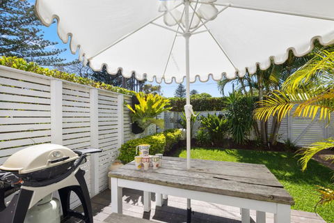 Avalon Beach Cottage, Private, 150m To The Beach! - Holiday Sunshine Coast 1