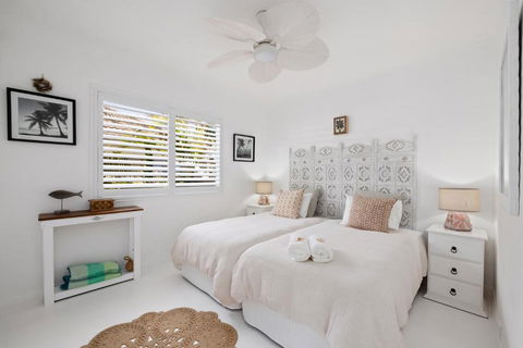 Avalon Beach Cottage, Private, 150m To The Beach! - Holiday Sunshine Coast 3