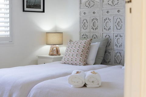 Avalon Beach Cottage, Private, 150m To The Beach! - Holiday Sunshine Coast 4