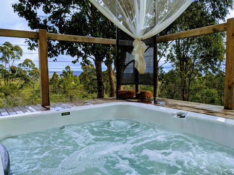 Avalon Private Spa Villa With Beautiful Tree Views - Holiday Sunshine Coast 2