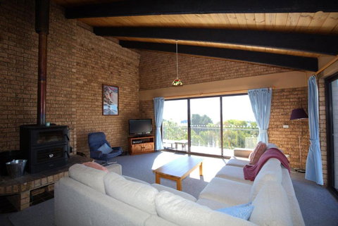 Aviemore - 2 14 Cobbodah Street - Sunshine Coast Tourism 0