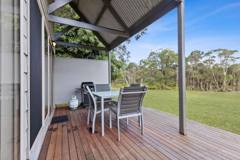 Avon - Waterfront Retreat - Holiday Sunshine Coast 1