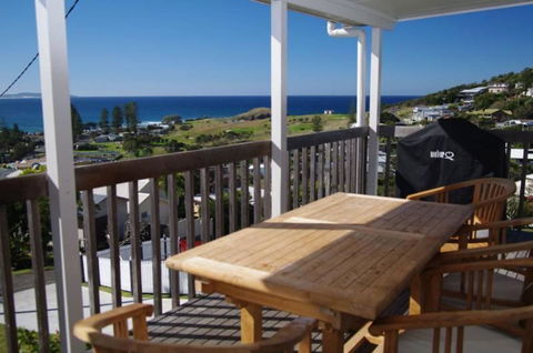 Awesome View, 4 View Street - Holiday Sunshine Coast 1