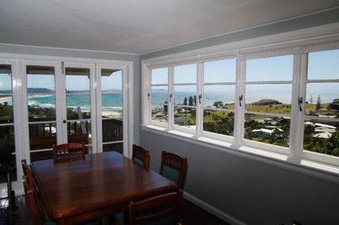 Awesome View, 4 View Street - Holiday Sunshine Coast 2