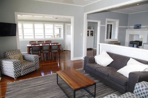 Awesome View, 4 View Street - Holiday Sunshine Coast 4