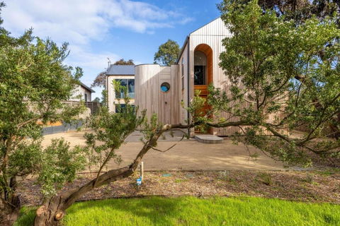 Axbridge - Holiday Sunshine Coast 0