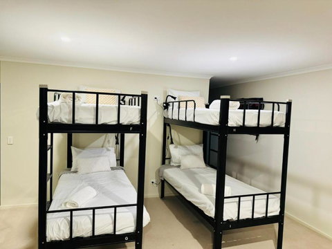 Aztec Accomodation Belconnnen - Sunshine Coast Tourism 0