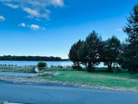 Aztec Accomodation Belconnnen - Sunshine Coast Tourism 3