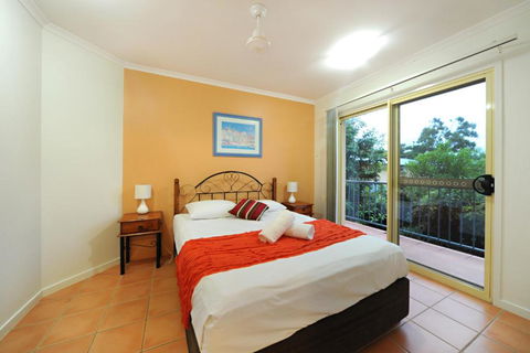 At Beach Court Holiday Villas - Holiday Sunshine Coast 2