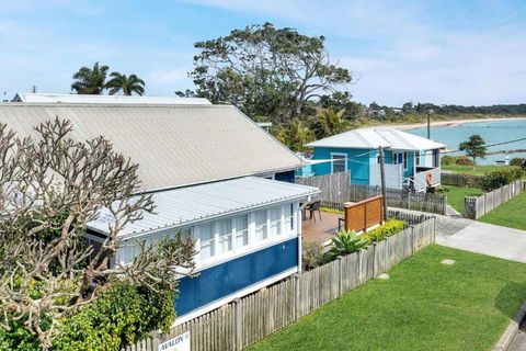 Avalon Vintage Beachside Family Getaway - Holiday Sunshine Coast 1