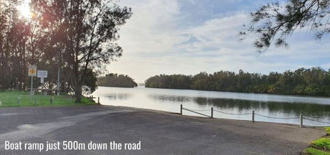 Aqua Adventures Retreat. Waterfront Playground - Holiday Sunshine Coast 3