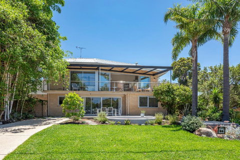 Bay Haven - Sunshine Coast Tourism 0