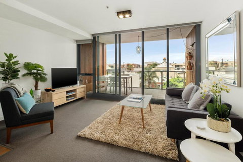 Beach Apartment Port Melbourne - Sunshine Coast Tourism 0