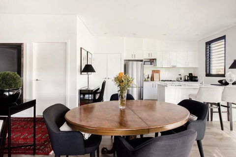 B312S - Luxury Waverton Apartment - Holiday Sunshine Coast 2