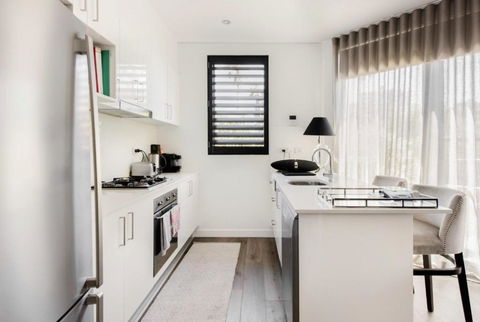 B312S - Luxury Waverton Apartment - Holiday Sunshine Coast 3