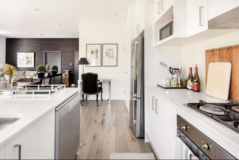 B312S - Luxury Waverton Apartment - Holiday Sunshine Coast 4