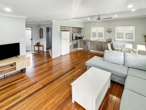 Baan Talay - Sunshine Coast Tourism 1