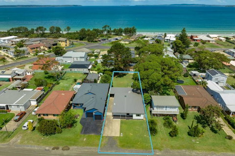 Baci Al Mare Pet Friendly 3 Mins Walk To Beach - Sunshine Coast Tourism 0