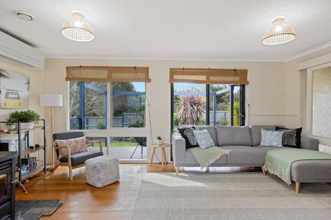 Back Beach Oasis - Sunshine Coast Tourism 1