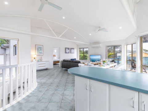 Baia Villa Air Con WiFi And Views Of Fingal Beach - Sunshine Coast Tourism 4