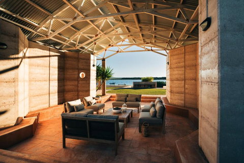 Baird Bay Seaside Villas - Sunshine Coast Tourism 4