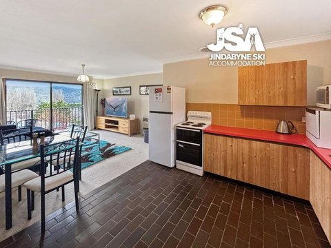 Balaton 2 - Sunshine Coast Tourism 2