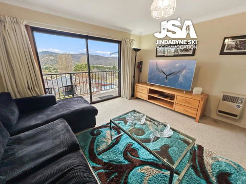 Balaton 2 - Sunshine Coast Tourism 4