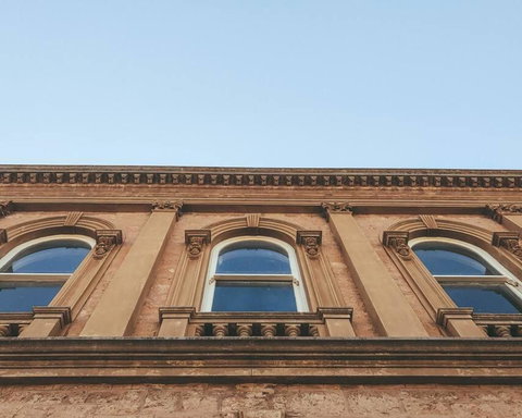 Bank On Ellen - Sunshine Coast Tourism 0