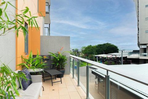 Barefoot Beach Apartment Darwin Waterfront - Sunshine Coast Tourism 4