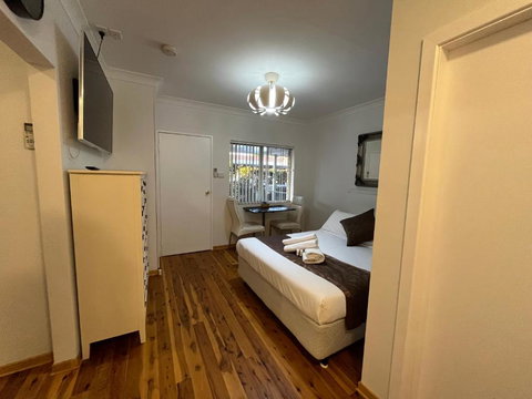 Baths Motel Moree - Sunshine Coast Tourism 1