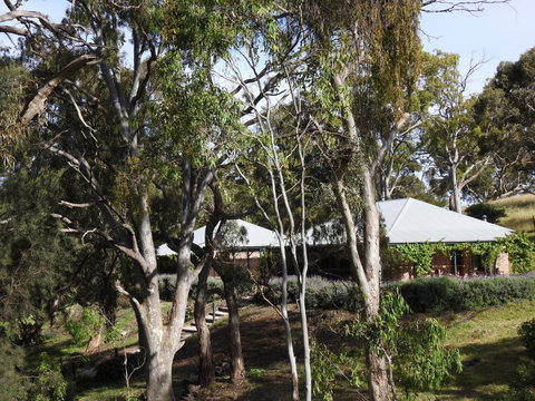 Battunga Cottages - Sunshine Coast Tourism 1