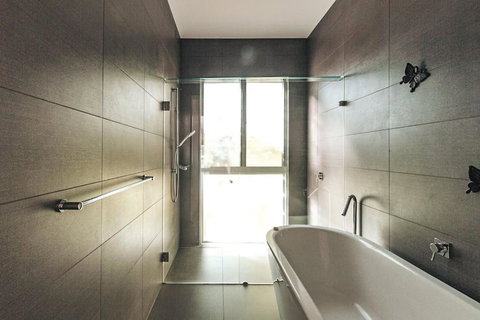 BAY PROPERTIES . The Chill - Sunshine Coast Tourism 4