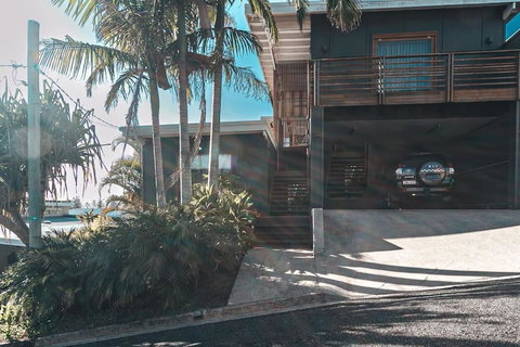 BAY PROPERTIES . The Chill - Sunshine Coast Tourism 2