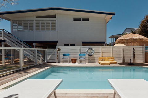 BAY PROPERTIES . The Sailor Shack - Sunshine Coast Tourism 0