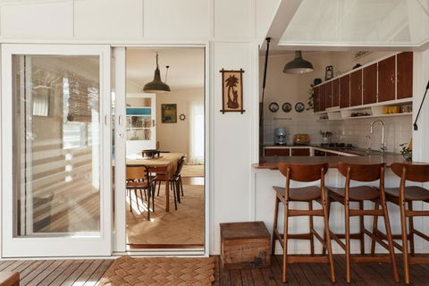 BAY PROPERTIES . The Sailors Upper Deck - Sunshine Coast Tourism 1
