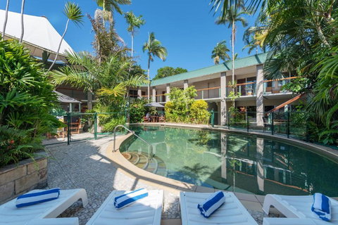 Bay Village Tropical Retreat & Apartments - Sunshine Coast Tourism 3
