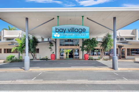 Bay Village Tropical Retreat & Apartments - Sunshine Coast Tourism 4