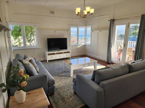 Bay Vista Cottage By The BnB Collection - Sunshine Coast Tourism 2