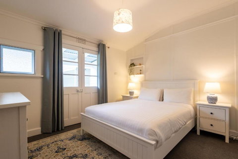 Bay Vista Cottage By The BnB Collection - Sunshine Coast Tourism 4