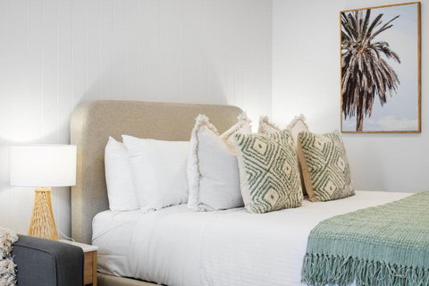 Bayscape Studio Glenelg - Sunshine Coast Tourism 1