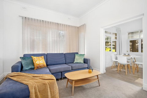 Bayview Apartments Glenelg - Sunshine Coast Tourism 3