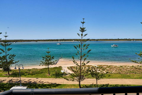 Bayview Beach Holiday Apartments - Sunshine Coast Tourism 3