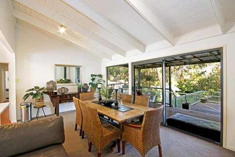 Beach Belle Lorne - Sunshine Coast Tourism 3