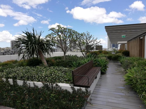 Bay View 2 Bed Highrise Apt With Free Parking - Sunshine Coast Tourism 2