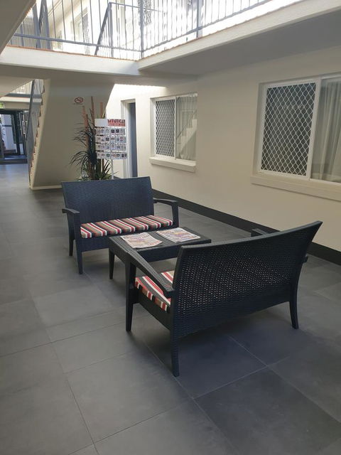 Southport Motel & Apartments - Holiday Sunshine Coast 4