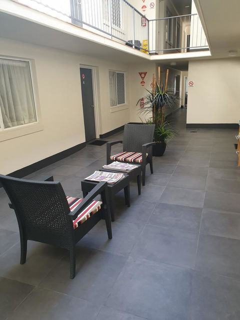 Southport Motel & Apartments - Holiday Sunshine Coast 7