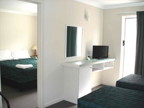 Southport Motel & Apartments - Holiday Sunshine Coast 23