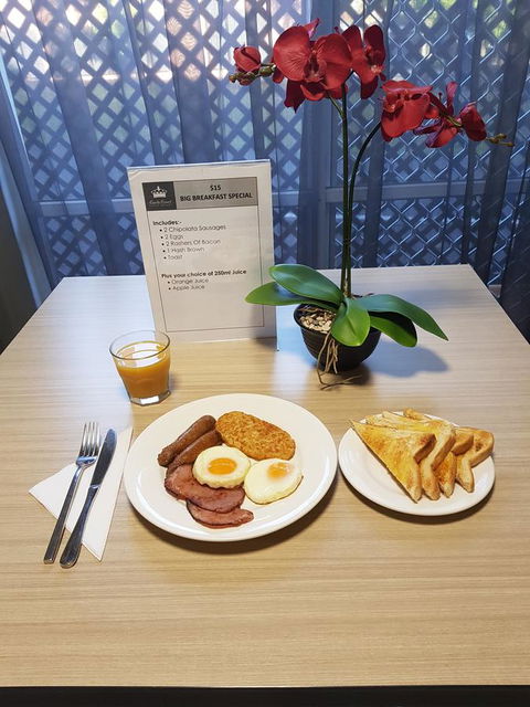 Southport Motel & Apartments - Holiday Sunshine Coast 6