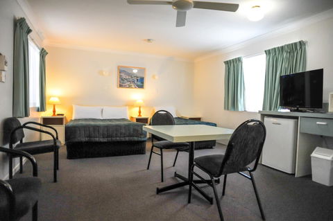 Southport Motel & Apartments - Holiday Sunshine Coast 21