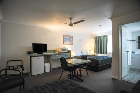 Southport Motel & Apartments - Holiday Sunshine Coast 22